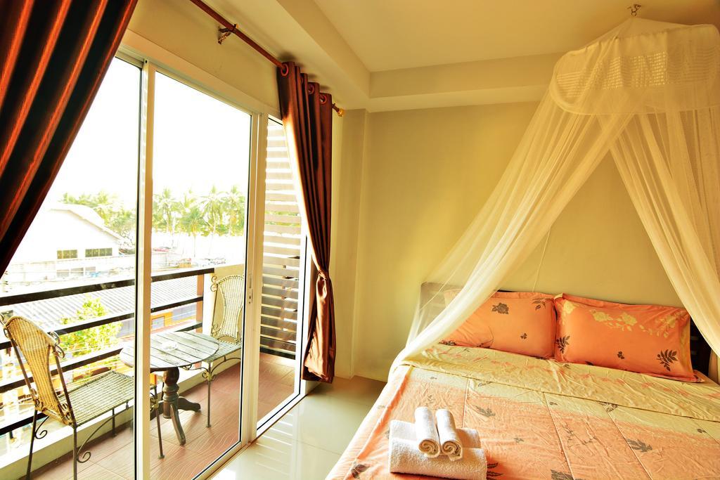 The Day Hotel Chonburi Quarto foto