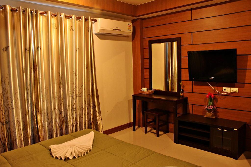 The Day Hotel Chonburi Quarto foto