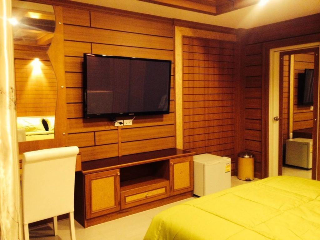 The Day Hotel Chonburi Quarto foto